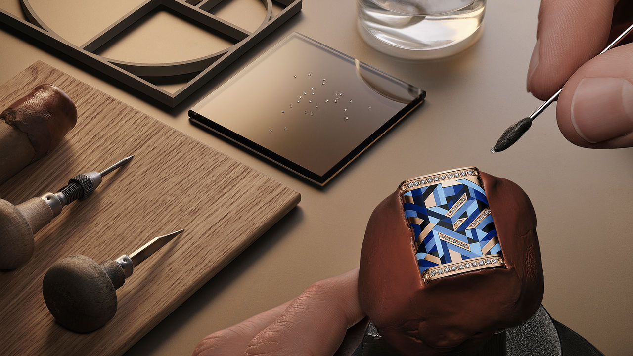 JAEGER-LECOULTRE_REVERSO ONE PRECIOUS COLOURS_BLUE_GESTE SERTISSAGE_16.9.jpg